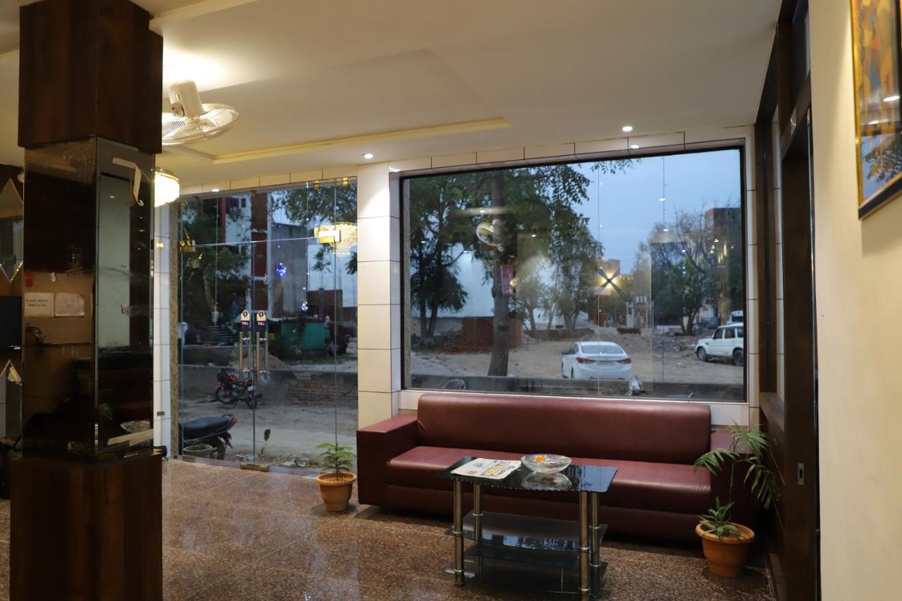 Hotel Dream Comfort Агра Екстериор снимка