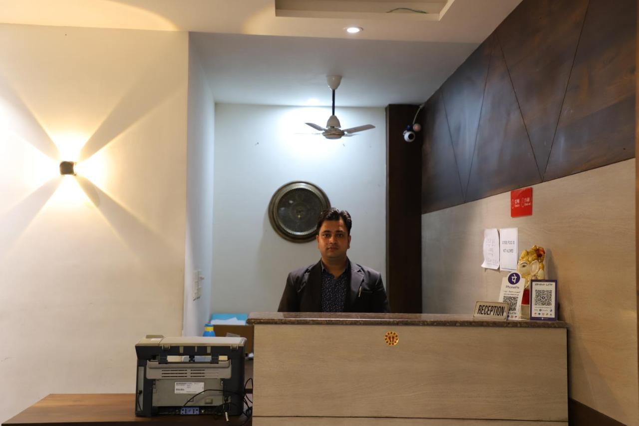 Hotel Dream Comfort Агра Екстериор снимка