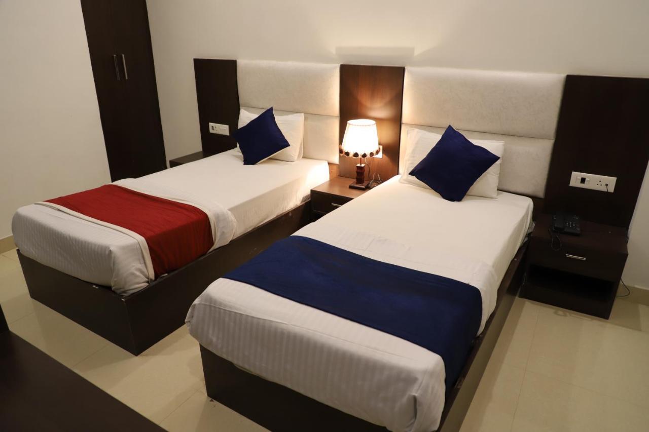 Hotel Dream Comfort Агра Екстериор снимка