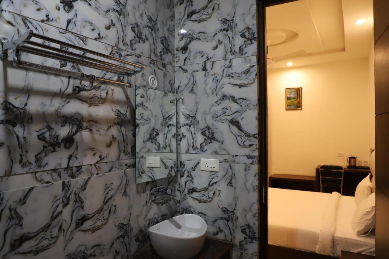 Hotel Dream Comfort Агра Екстериор снимка